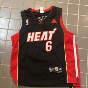 Adidas - Aldrig använd