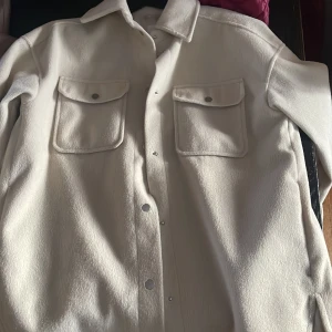 Kappa - Säljer min snygga kappa då jag tyvärr aldrig använder den!