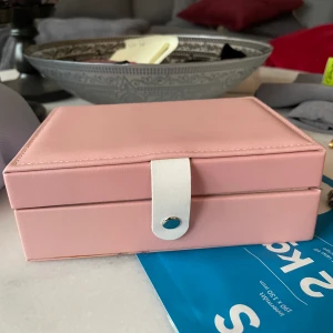 Smyckeskrin - Säljer då jag skaffat nytt