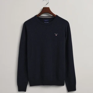 Helt ny gant pullover - Helt ny med prislapp kvar. Superfin lammull. Säljes pga fel storlek. Nypris 1400 på hemsidan.