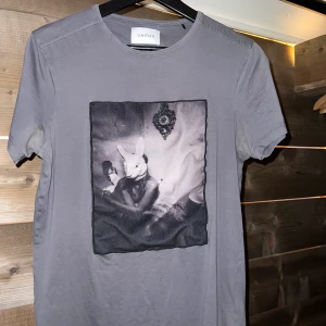 Limitato t-shirt - Limitato t-shirt i storlek S, säljer den pga att jag växt ur den.  Nypris ca 2000kr Mitt pris 500kr