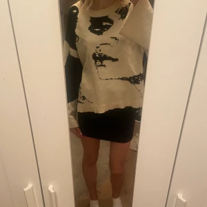 kofta med tryck  - intressekoll på min superfina kofta. Osäker på om jag vill sälja 💓 