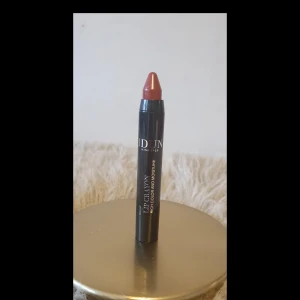 IDUN  - IDUN Minerals. Lip Crayon. Oparfymerad. Helt ny och oöppnad  1 st 30 kr 2st 50kr
