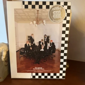 NCT DREAM we boom album  - Nct dreams we boom album, är i nyskick och skivan är aldrig spelad. det på bilden ingår.