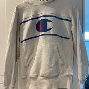 Vintage champion Hoodie - Hoodie från Champion i fint skick, sällan använd. Storlek L men passar som M