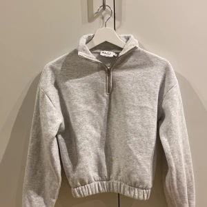Sweatshirt  - Sweatshirt från NA-KD i storlek XS