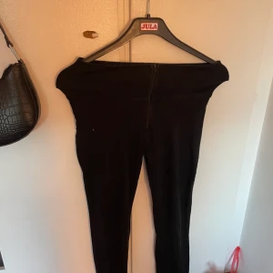 Byxor - Ett par Freddy Byxor värda 1000 kr så säljer dom för lite billigare använda två gånger