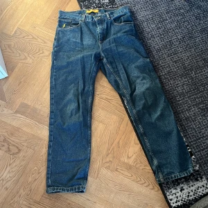 Polar jeans strl 32/32 - Knappt använda polar jeans Kan fraktas