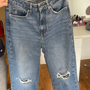 Ett par oanvända jeans från lager 157!