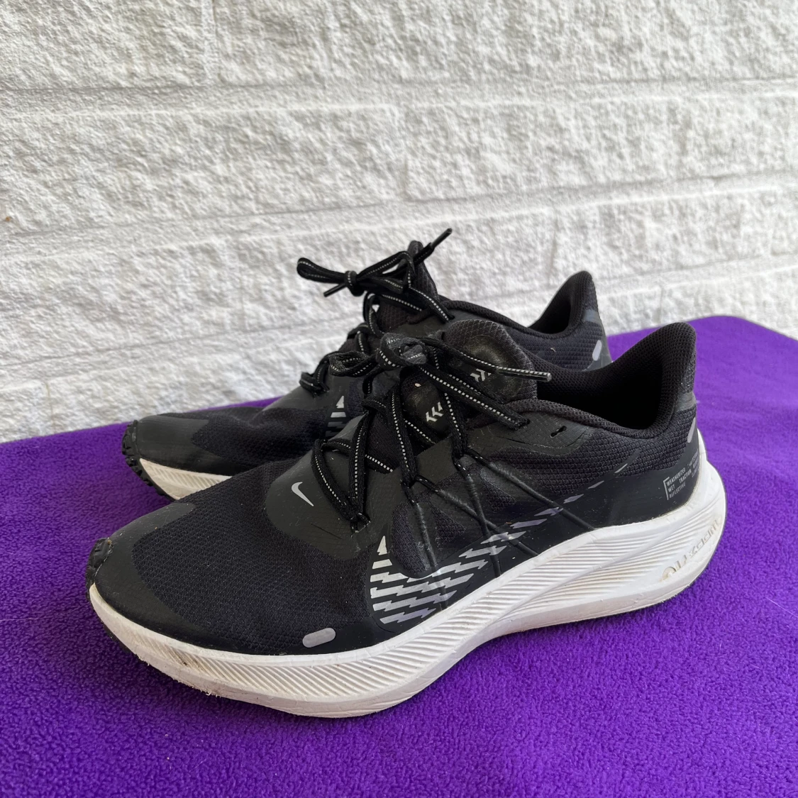 Nike Zoom Shield - vattentåliga löparskor storlek 41