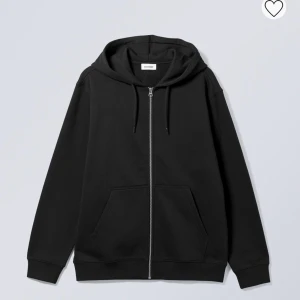 Weekday zip Hoodie strl S  - Nästan helt oanvänd. Har bara provat den. Skick 10/10