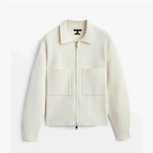 Åhléns kofta  - Skulle gärna vilja byta exakt denna till en storlek S då denna är M och var för stor för mig💗 Kanske kan sälja beroende på pris 