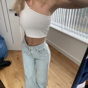 Jeans från junkyard ”wide leg” modell och storlek 24! 💙