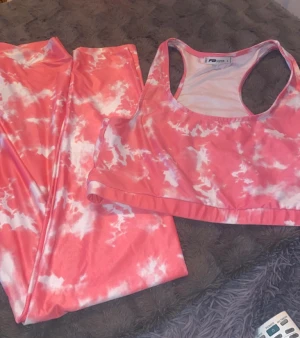 Tränings set  - Testat enbart   Överdel stolek L Byxor stolek Xl