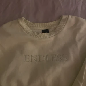 ljusgrön/gul sweatshirt  - Från gina, storlek M o supergosig! 🫶🏼 Spårbar frakt 60kr!