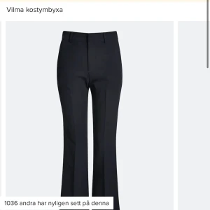 Kostymbyxor  - Bik bok svarta kostymbyxor i storlek 34. Nästan helt nya, använda fåtal gånger. Kan inte visa på tyvärr då dem är för små för mig nu. 
