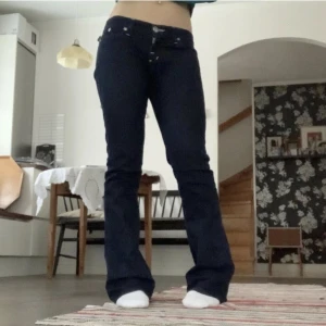 Rock republic bootcut jeans - Väldigt snygga lågmidjade jeans från rock republic🫶bootcut å perfekta på mig som är 160cm, jättebra skick