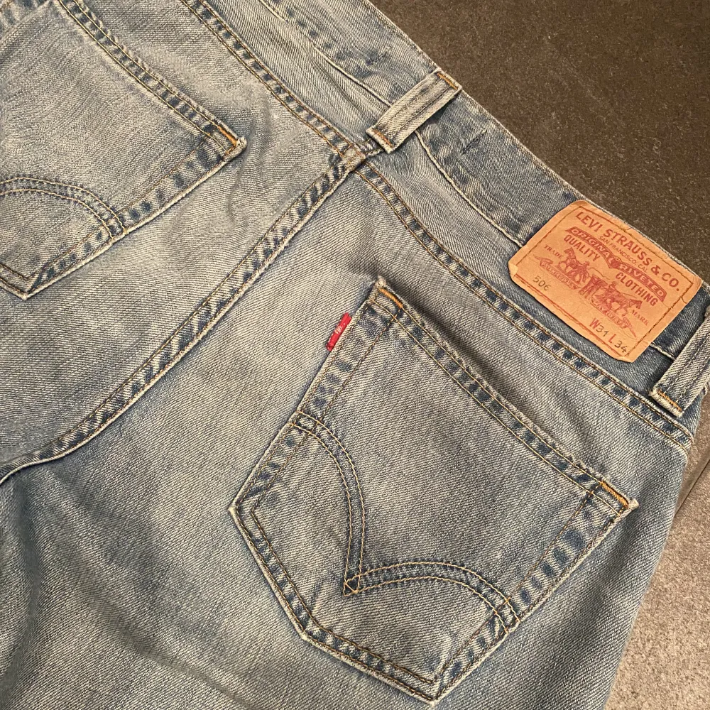 Jeans från Levis i modellen 506 standard💙💙 storlek W31 L34 Skulle säga att det är en 38. Jeans & Byxor.