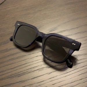 Chimi solgalsögon  - Chimi  Bra skick! Endast lite repor annars jättefina   Tänker mig runt 700kr 