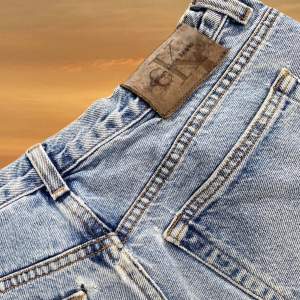 Vintage Double stonewash Calvin Klein Jeans Made in Mexico Size on tag: W34 L30  Measurements: Waist: 40cm Inseam: 73cm Rise: 31cm 