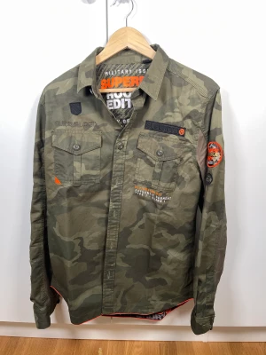 Superdry Shirt - Superdry Military style Shirt (Skjorta) in size Large. New condition. Only worn once for few hours.