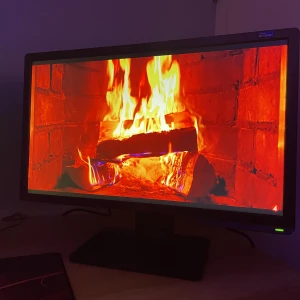 Dator skärm!! - Säljer denna benq zowie 144Hz skärm. Den är 24 tum, jag andvänder inte denna skärm så mycket eftersom jag har en annan så säljer den.  Köpte den ny pris 3000kr . Lägg bud