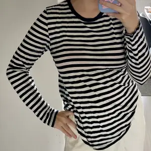 Blouse in very good condition, size M (38), bought at h &m. Before you decide to buy, write to me!