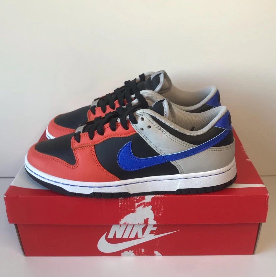 Dunk Low ’EMb