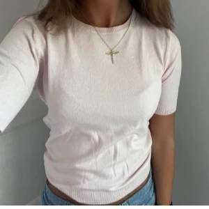 Stickad t-shirt!! - Säljer denna superfina stickade t shirt från hm💗