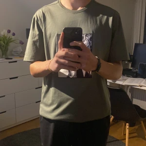 Limitatio t-shirt - Skön limitato t-shirt i storlek L!  Aldrig använd då jag köpt annat så 10/10 i skick!  Nypris på denna underbara tröja ligger runt 1500!  Jag är 185 och L sitter perfekt på mig! Priset kan diskuteras och köparen står för frakten!