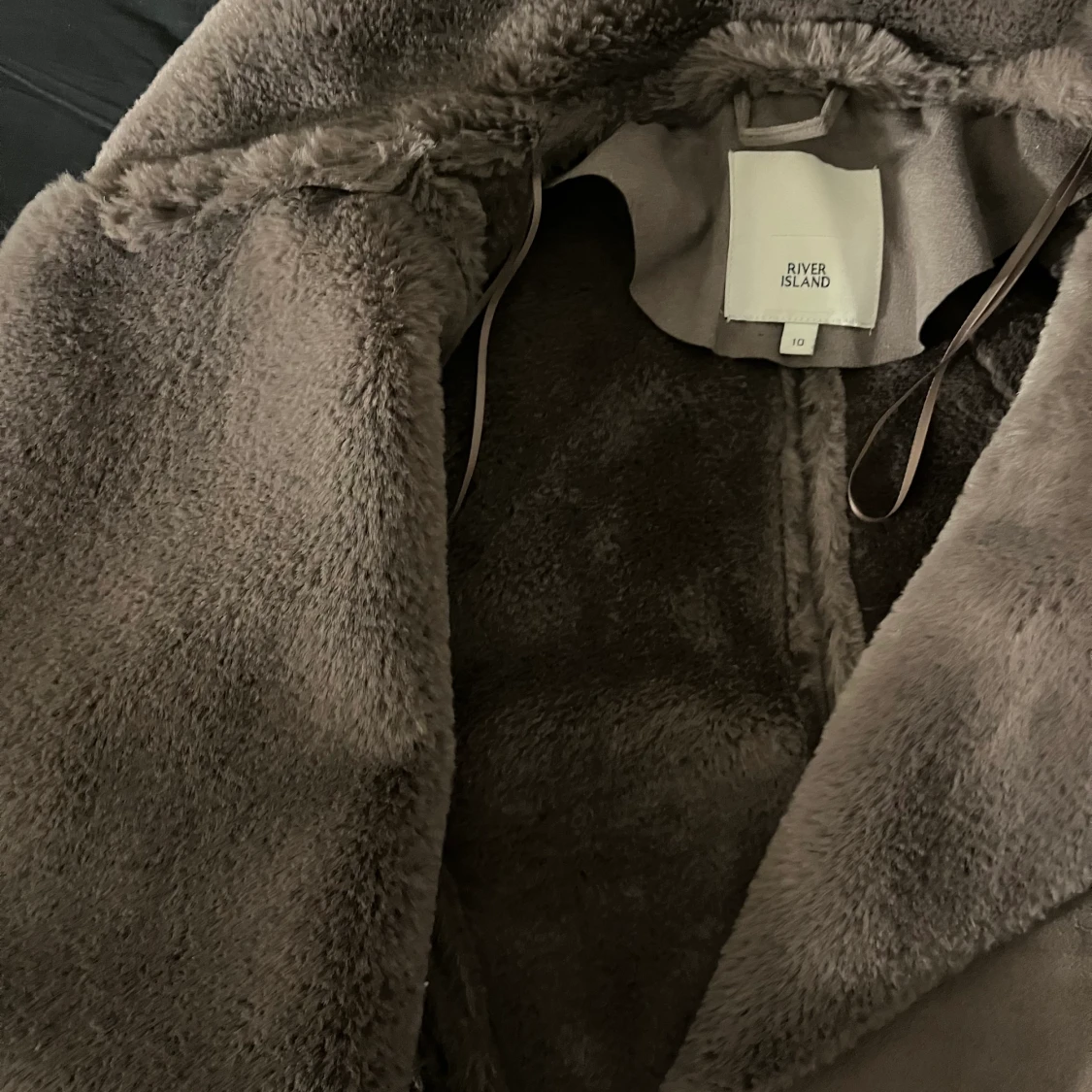 Jacka med päls inuti  - 90