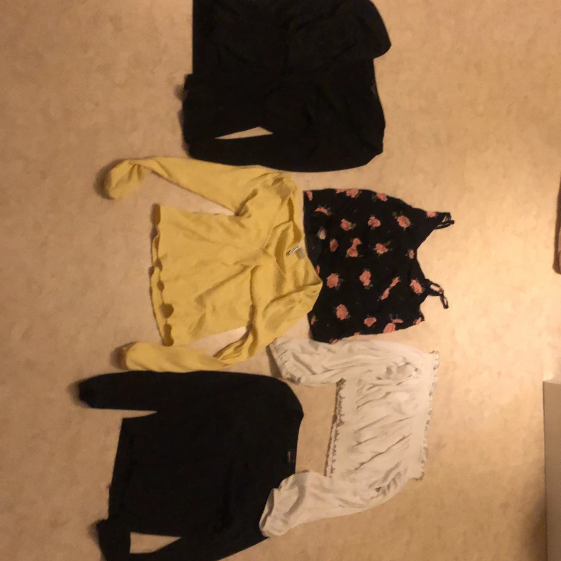 En mängd kläder för ett pris + frakt (alternativt 80kr styck) - SÄLJES NU - 91