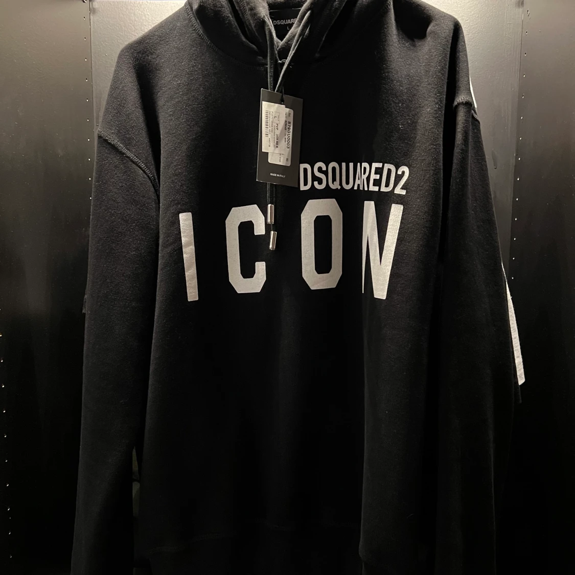 Dsquared2 tröja med prislapp kvar