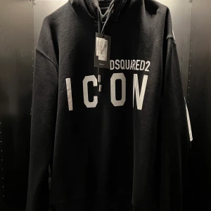 Dsquared2 tröja med prislapp kvar - Helt ny Dsquared2 tröja med prislapp kvar Storlek L Köpt för 359€ (Ca 4200:-)