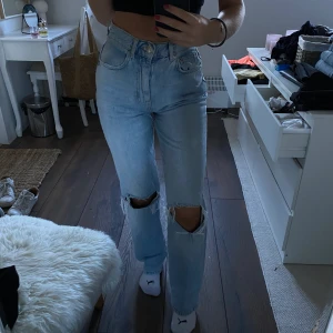 Jeans - Säljer pga har ett till par.