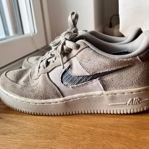 Nike Air - Använt men i bra skick 🫶❤️‍🔥 utrensning! Hämtas i Uppsala/stockholm elr frakt📦 🚚 ❤️‍🔥