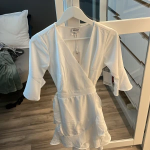 Bubbelroom - Vit klänning från bubbelroom stl s. Pris kan diskuteras, skriv för fler bilder