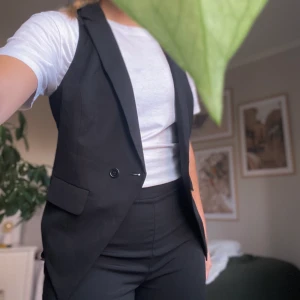 Väst  - Kavaj-väst från Ginatricot. Fraktpris kan diskuteras ☺️