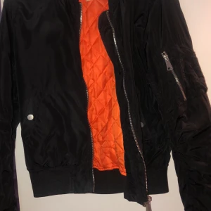 Bomberjacka  - Storlek M 