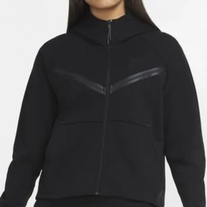 Nike tech fleece  - Säljer min nike använd 1 2 gg hemma bara 