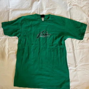 Grön t-shirt - Cool grön t-shirt i storlek L 50kr + frakt