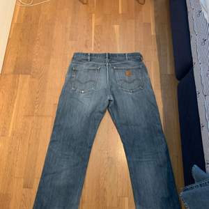 Carhartt jeans  strl 33x32 Pris 300 + frakt