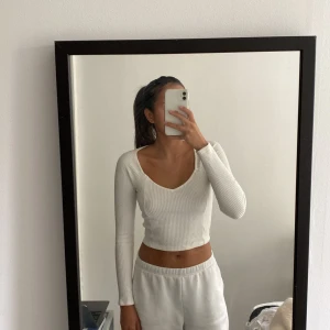 Vit Bikbok topp - Aldrig använd. 