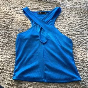 Ett båt linne - Ett blåt linne med en cirkel jätte fin 