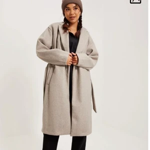 Beige kappa - Använd fåtal gånger💋 pris kan alltid diskuteras 