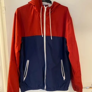 röd blå jacka red blue jacket M - e