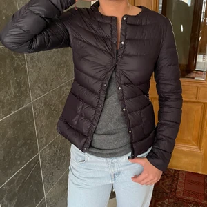 Fin svart jacka🖤🖤 - Snygg svart jacka nu till höst, två fickor vilket är en snygg detalj Storlek 36/38❤️‍🔥