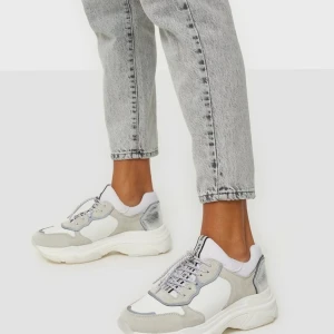 Sneakers, storlek 38 - Sparsamt använda sneakers från Nelly i storlek 38 för 300:- 😊 nypris 1349 :- frakt tillkommer