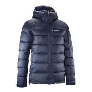 Peak performance jacka (blå) - Storlek XS passar som S. Köpt för 1 år sen men använts ungefär 5 gånger. Den är exakt som den va när jag köpte i butik. Precis som på första bilden men saknar ficka på armen. Säljs för 700 eller rimligt bud. 