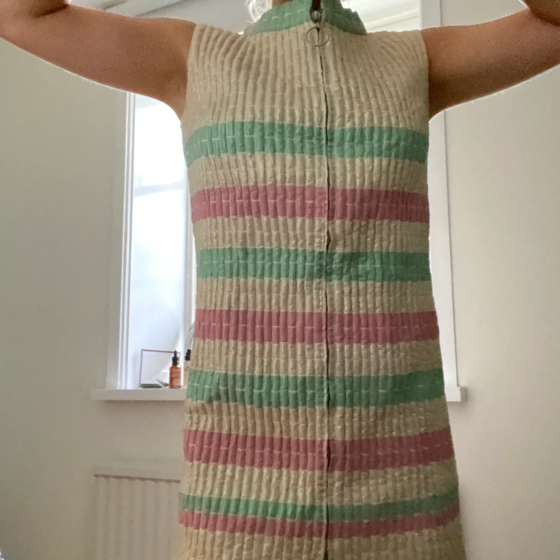 Vintageklänning i ascoolt tyg - 91